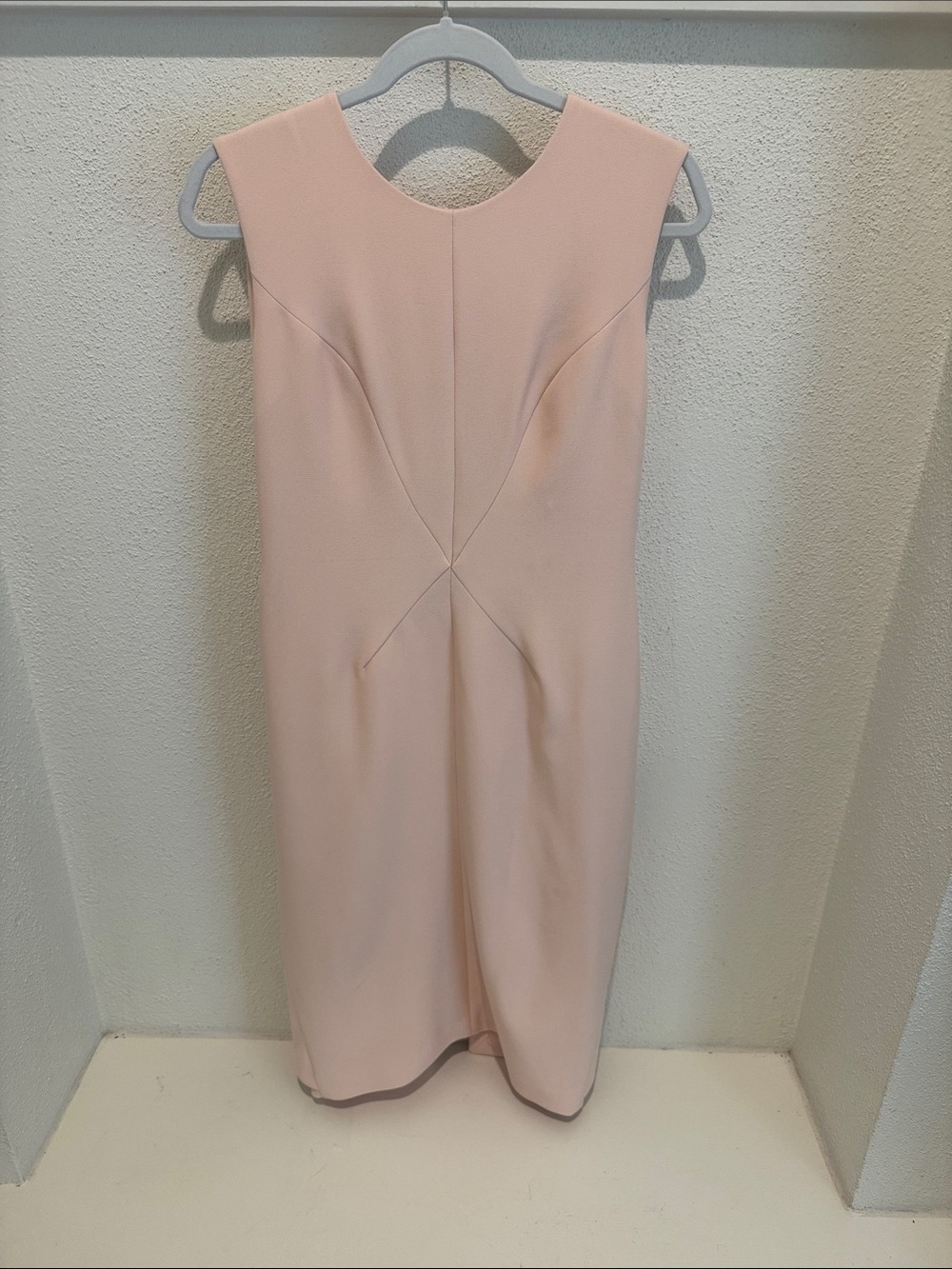 Sleek Sleeveless Midi Dress in Light Pink